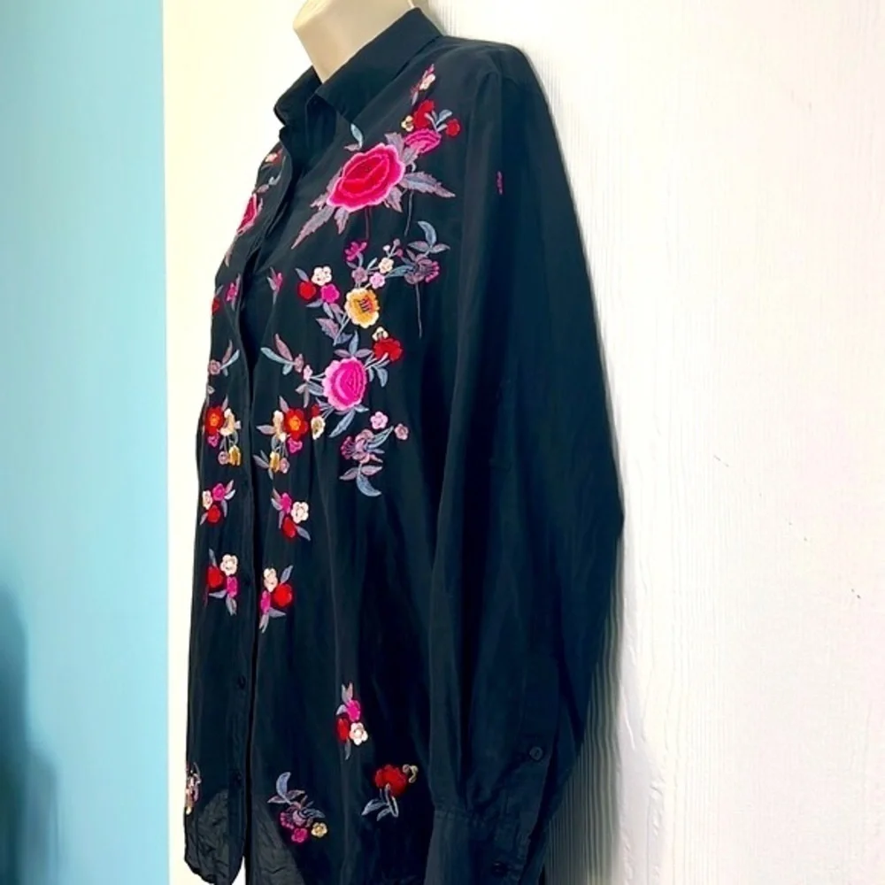 Zara - Premium Denim Collection Black Embroidered Floral Button Down Size S